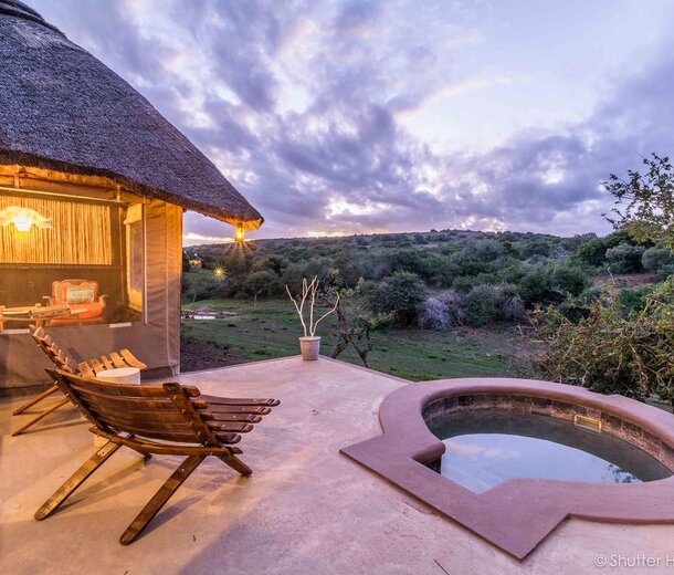 Swimming and plunge pools