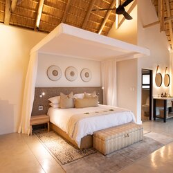 Luxury Suite (Madolo Suite /Timaka Suite)