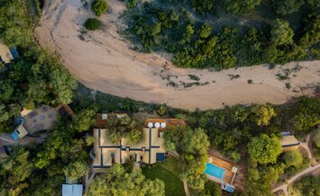 Thornybush Game Lodge Stay 4 - Pay 3