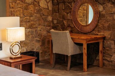 Induli Lodge on Amakhala Game Reserve 4