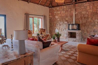 Induli Lodge on Amakhala Game Reserve 7
