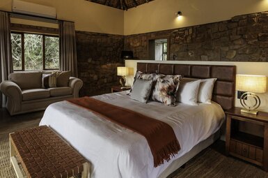 Induli Lodge on Amakhala Game Reserve 10