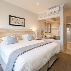 Harbour Square Suites